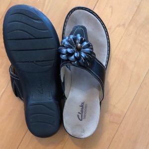Clarks Bendables black sandals